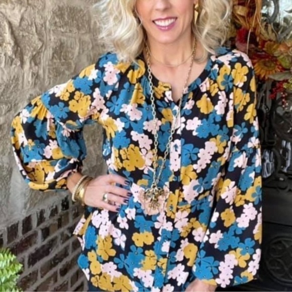 Cabi Favorite Blouse in Floral Pop | Size Large - Picture 8 of 9